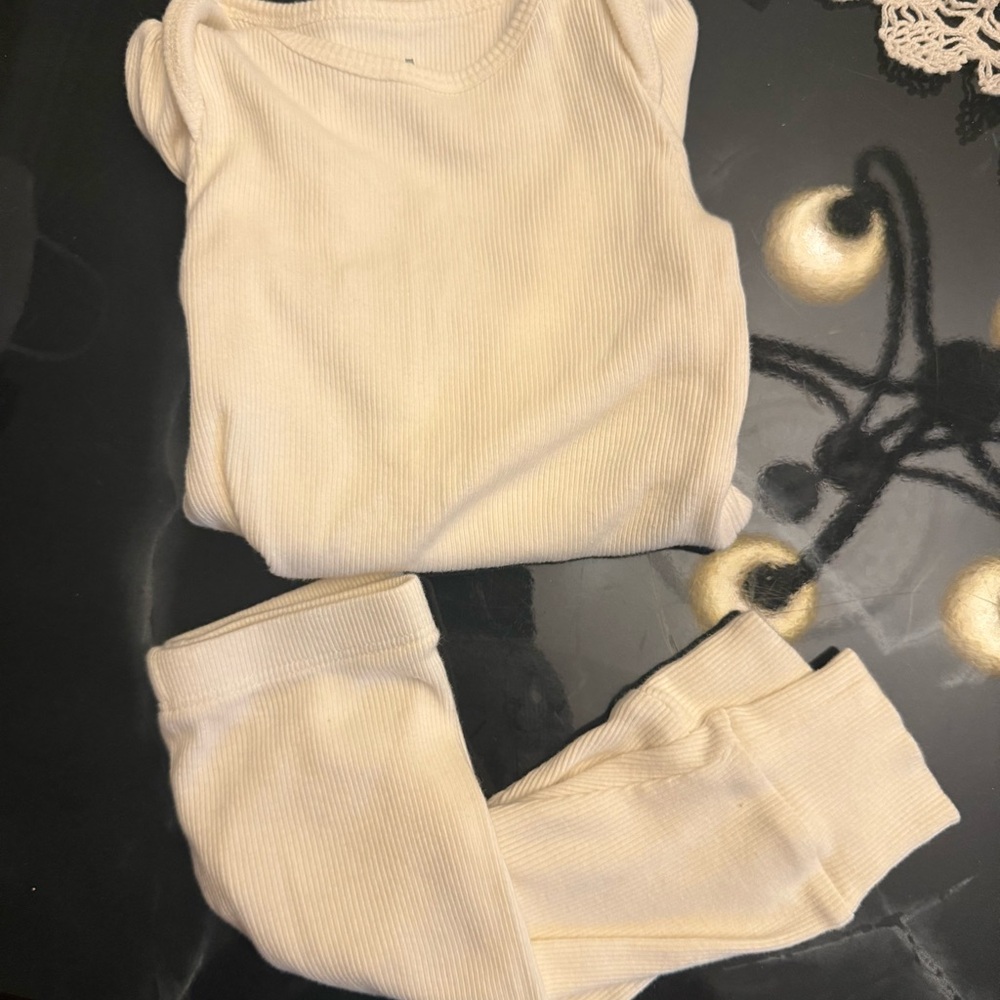 GAP Cream baby matching Set